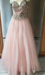 Davids Bridal Women Bridesmaid Ball Gown Tulle Quinceanera Prom Dress 12 Peach.  Beautiful Light peach/ Apricot Tulle...