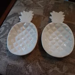 Pineapple Shape Decorative White Accent Dish or Tray Holder Set of 2. By Alder & Ash See small chip in pic. Great for...