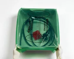 Contents: 1 each: Red, Green Sterile Tray Liners. 