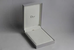 CL 63167 GD. Écrin pour collier Christian Dior Joaillerie.