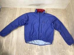 The jacket is in very good used condition, it does show lights signs of wear and use.