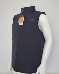COLOR: TNF BLACK. Standard fit vest. The North Face logo on left chest and back-right shoulder. Exposed center front...