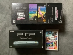 La console a des micro rayures sur lécran, qui ne gènent pas quand cest allumé. écouteurs et housse officiel sony.