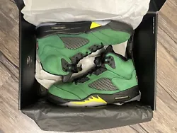 Jordan 5 Oregon Size: 10.5 Condition: minor creasing, can pass as new Worn 1 time Box: Origjnal box, Shoe trees, Lace...