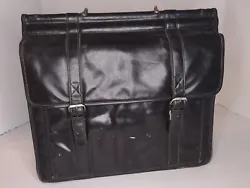 Vintage WILSON LEATHER Briefcase LAPTOP Messenger BAG Satchel BRIEFCASE. The inner metal components have worn through...