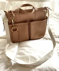 Skip Hop Diaper Bag Greenwich Simply Chic Caramel Tote Diaper Bag. See pics for condition & measurements. Like new, no...
