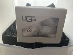 newborn uggs white booties size 0-6 months preowned with box only worn once.