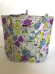 VERA BRADLEY VERA TOTE. WATERCOLOR PATTERN. EXTERIOR ZIP POCKET ON ONE SIDE & SLIP POCKET WITH KEY TOGGLE ON THE OTHER....
