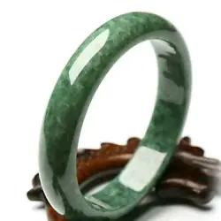 1 X Jade Bracelet. As different computers display colors differently, the color of the actual item may vary slightly...