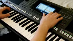 You do not need any software. can be played on Yamaha keyboards supporting files. Vous avez juste besoin de...