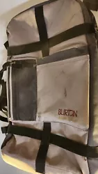 burton snowboard Duffle bag.  This is old school, no rips or damages.    Can use little cleaning but very good...