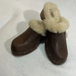 For sale is a pair of UGG Kalie clogs in size US 6 for women. These stylish and comfortable shoes are perfect for...