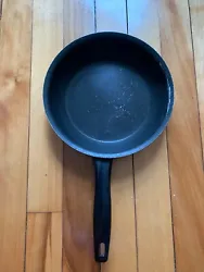 Vintage MIRRO 8 Inch Sauté Skillet Frying Pan. There is some wear in the pan that is visible in the photos.