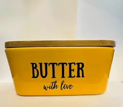 The upgraded lid is more durable than the previous lids. This butter dish with lid is perfect for use at the dining...