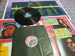 LP Pink Floyd Dark Side Of The Moon 1973 SHVL 804 Solid Blue Triangle.1 press état de la pochette vg++  vinyle vg+...