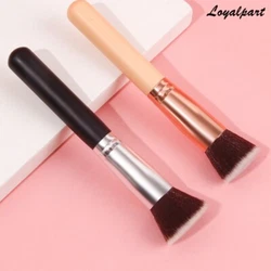 This brush is the perfect tool to achieve an even, streak free and patch free finish. The short and flat brush head has...