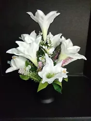 White lily table decoration. 4