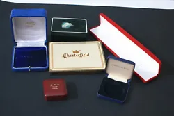 Ces objets sont vendus vides. Lot 4 écrins à bijoux Etui à cigarettes Chesterfield ancien, fabriqué en Virginie...