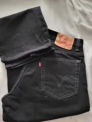 Elevate your style and complete your wardrobe with these Levis 517 boot cut jeans. Featuring a sleek black color, these...