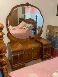 vintage art deco bedroom furniture set. Condition is Used. Local pickup only.