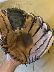 Wilson A2000 X2 11” RHT One piece infielders glove. ** this glove has seen it’s use and is broken in and ready for...