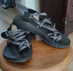 CHACO Womens Sandals Size 9 black/ gray Adjustable Strap.Again Im having to get rid of shoes because of the knee...