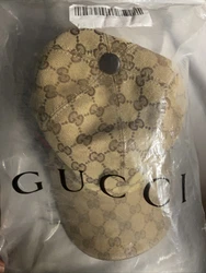 Gucci cap M size cap hat. Condition is Pre-owned. Local pickup only.