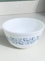 Get your hands on this retro-style bowl that will add a touch of elegance to any table setting.
