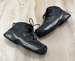 Pre-Owned USED Condition.