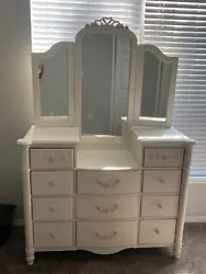  bedroom set furniture used in great condition.  No longer need.