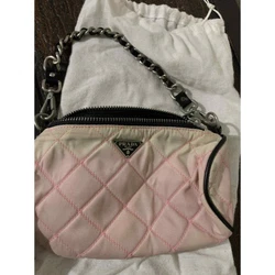 Item is sold as pictured.