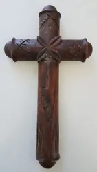 Old wooden cross. Ancienne croix en bois.