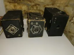 Lot de 4 anciens appareils photo Box Caméra : un CORONET FILDIA un grand KODAK BROWNIE un FLASH BROWNIE et un sans...