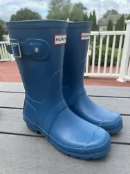 Hunter Kids Original Kids Classic Rain Boot (Little Kid/Big Kid). Condition is Pre-owned. Shipped with USPS Priority...