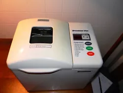 NEW Breadman Plus Automatic Bread Maker Model TR-700 W/Manual Electric. With paddle . I  bought this item but never...