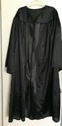 Graduation GOWN BLACK Graduation Size 6’ To 6,2”- USED once, good condition.