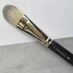 The 190 Foundation Brush is a pro-quality tool designed to create a smooth, even finish and a flawless look. Use it to...